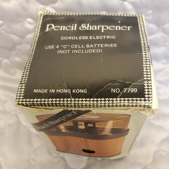 RB5 Vintage Electric Pencil Sharpener Cordless Battery Powered Retro Wood Panel - Picture 4 of 4